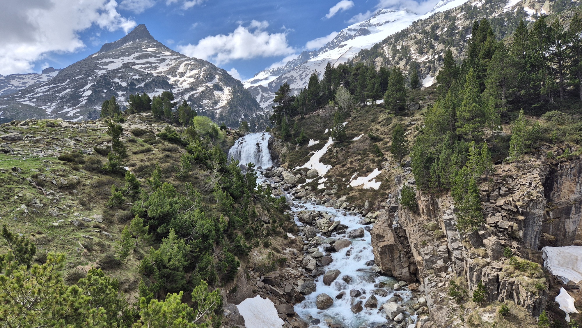 Forau d'Aigualluts hike waterfall