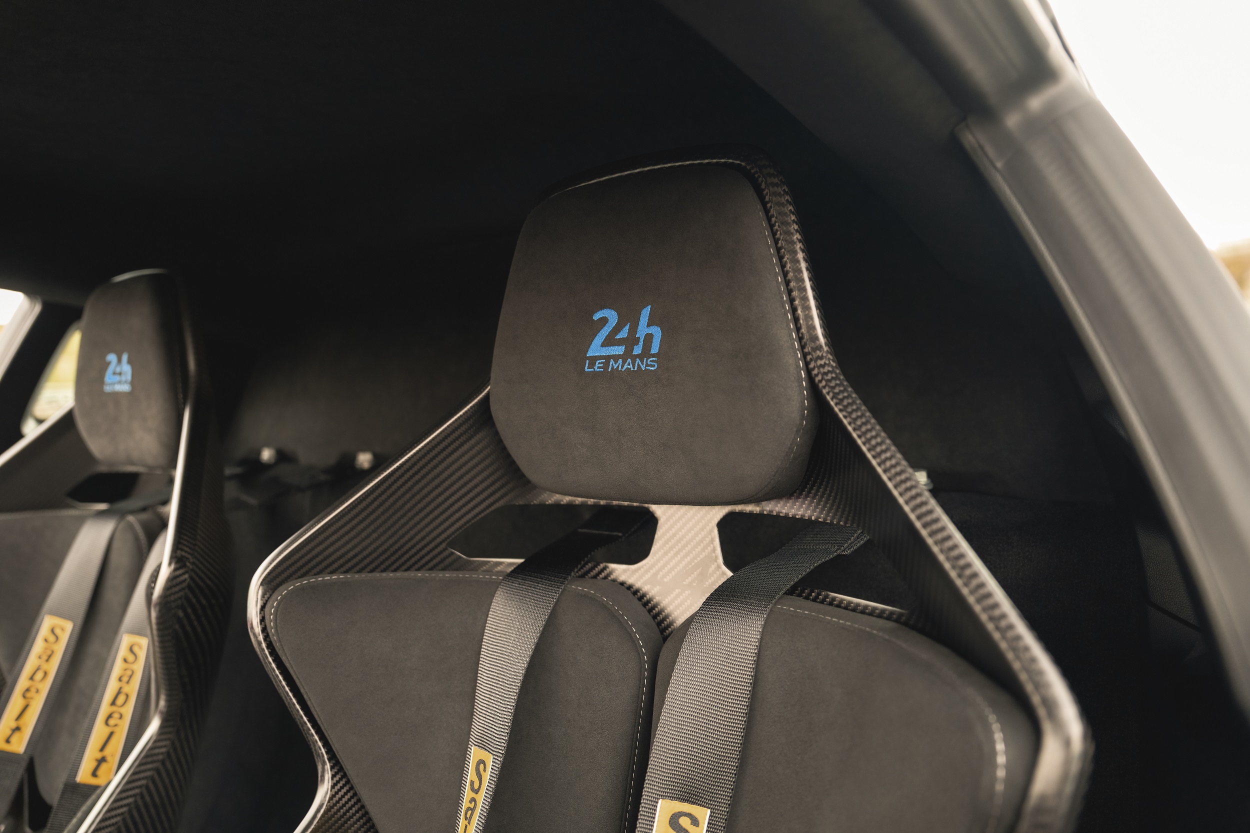 2023 Alpine A110 R Le Mans seats