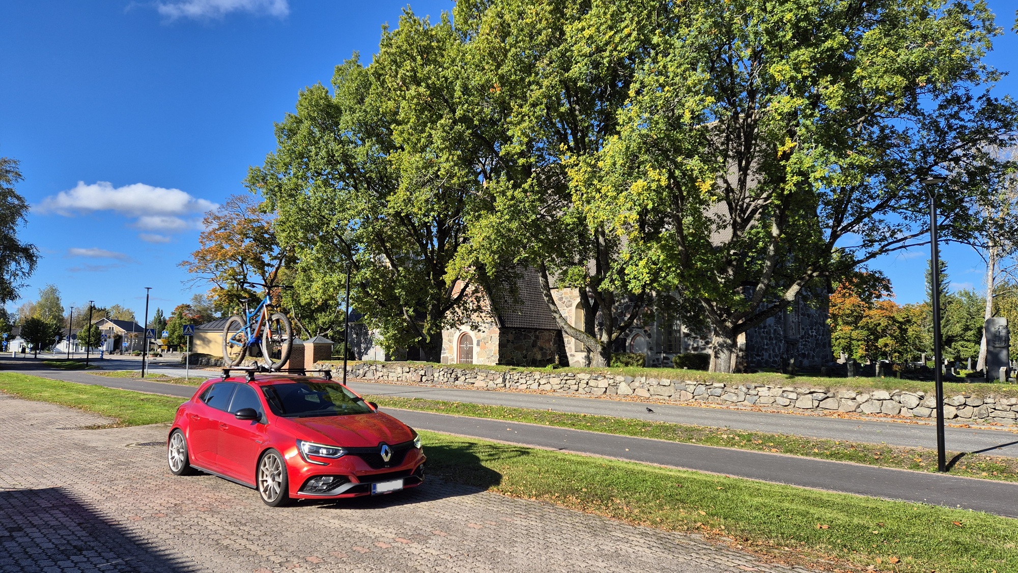 Renault Megane RS 280 and Ibis Ripmo